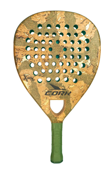 Introducing the Limited Edition Cork Padel Extreme Green by Cork Padel, a professional padel racket with a cork surface in striking green and natural wood colors. Its full carbon construction and perforated surface enhance aerodynamics, while the handle sports an elegant green shade.